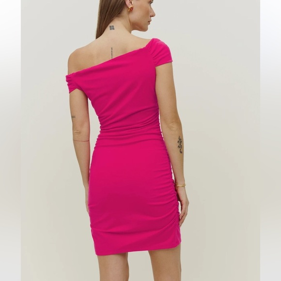 Reformation Raydon Dress Off Shoulder Rouched Corvette Hot Pink Barbie - Picture 2 of 10
